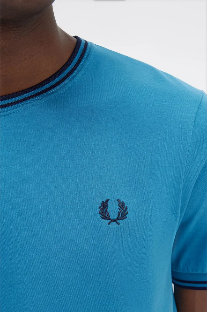 Fred Perry Twin Tipped T-shirt Runaway Bay Ocean / Navy MEDIUM ONLY-5