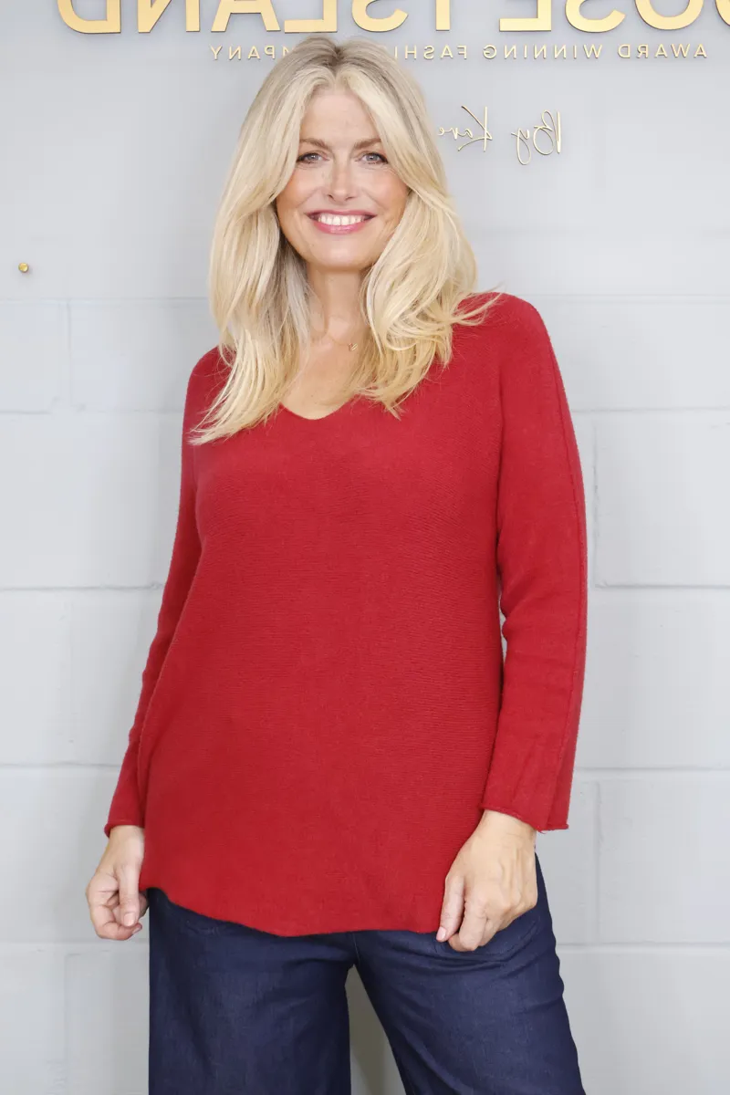 Goose Island v neck jumper Wine