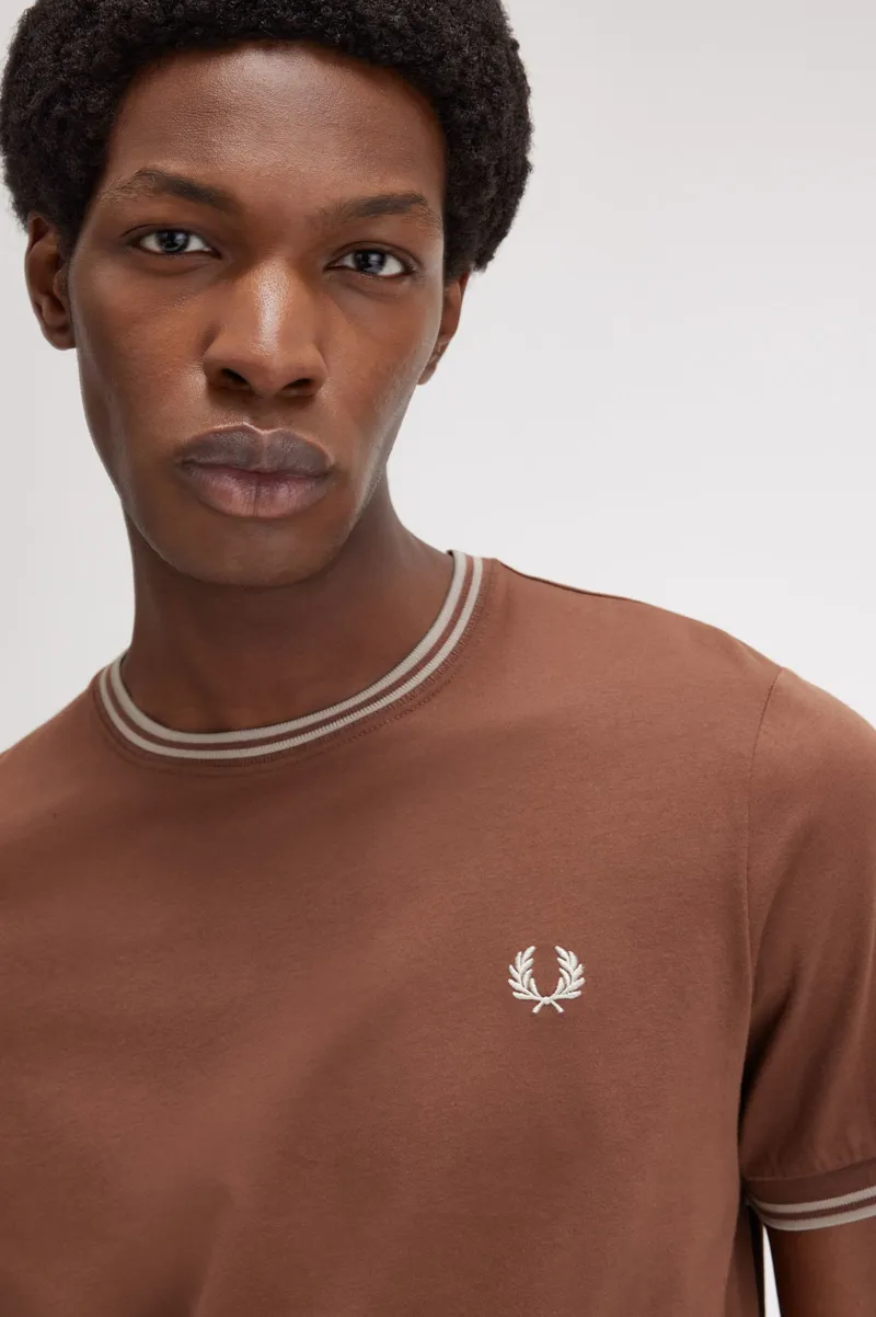 Fred Perry Twin Tipped T-shirt Whiskey Brown / Porridge -7
