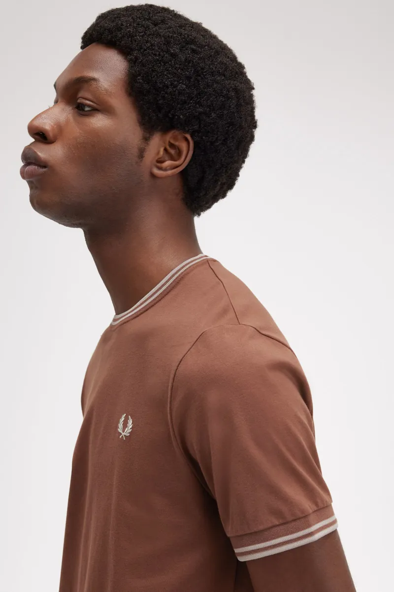 Fred Perry Twin Tipped T-shirt Whiskey Brown / Porridge -8