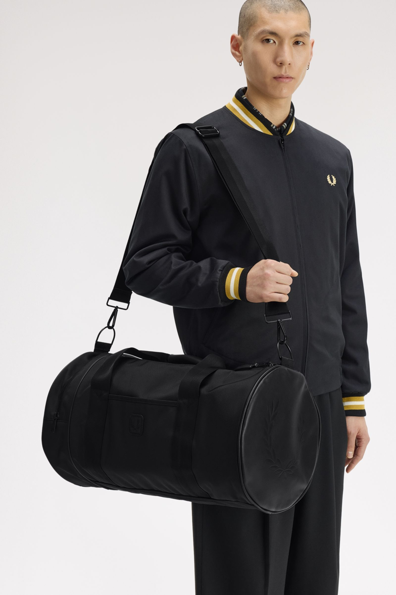 Fred Perry L3343 - 102 Leather Patch Barrel Bag Black-6