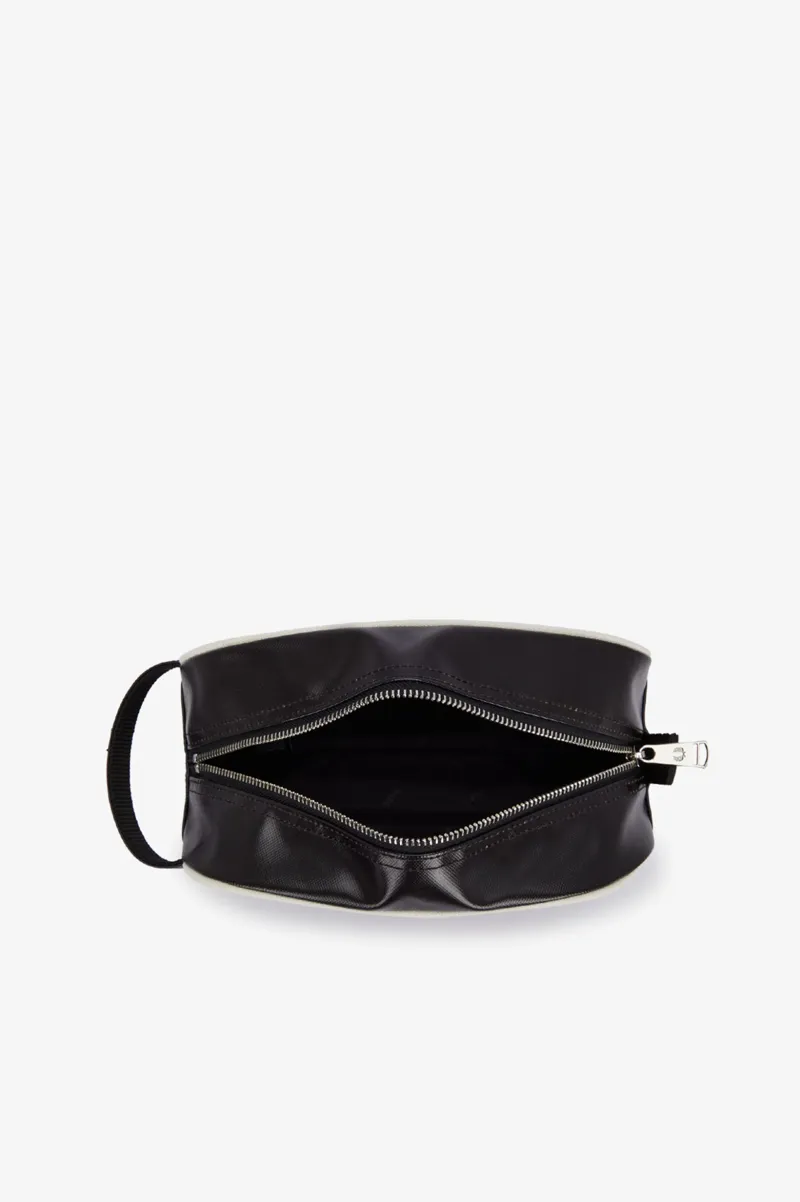 Fred Perry Laurel Wreath Wash Bag Black/Ecru-3