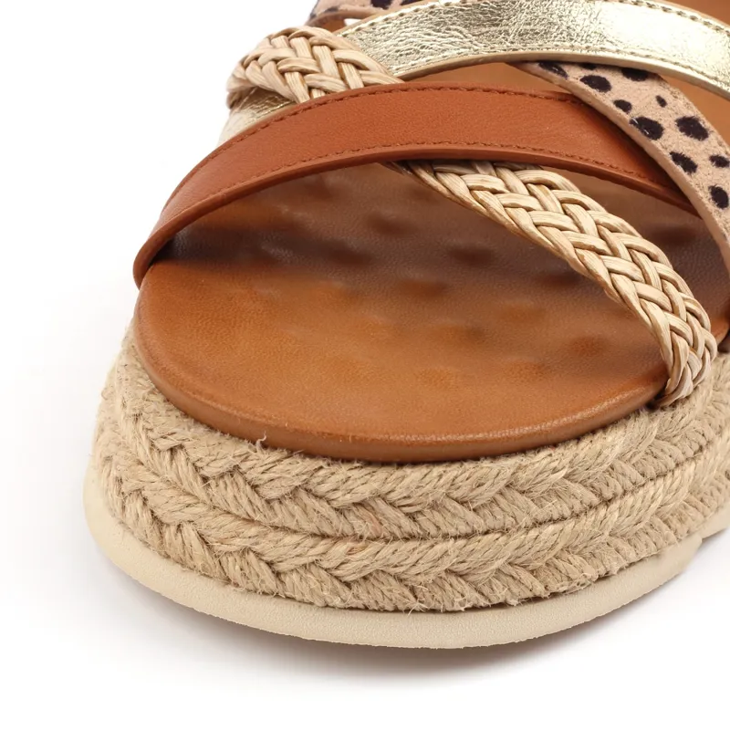 Lunar Flick and spot platform sandal Tan-4